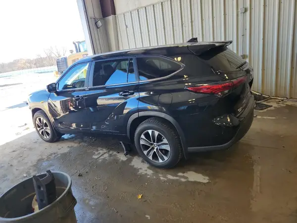 5TDKDRBH7PS508929 2023 TOYOTA HIGHLANDER - Image 2