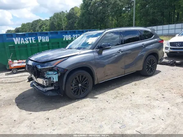 5TDKDRBH7PS512639 2023 TOYOTA HIGHLANDER - Image 2