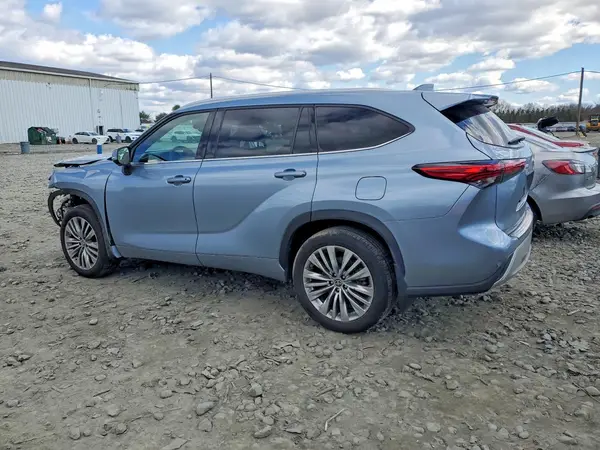 5TDKDRBH7PS519283 2023 TOYOTA HIGHLANDER - Image 2