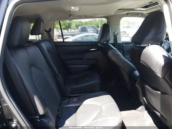 5TDKDRBH7PS522586 2023 TOYOTA HIGHLANDER - Image 8