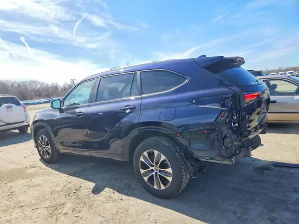 5TDKDRBH7PS523365 2023 TOYOTA HIGHLANDER - Image 2