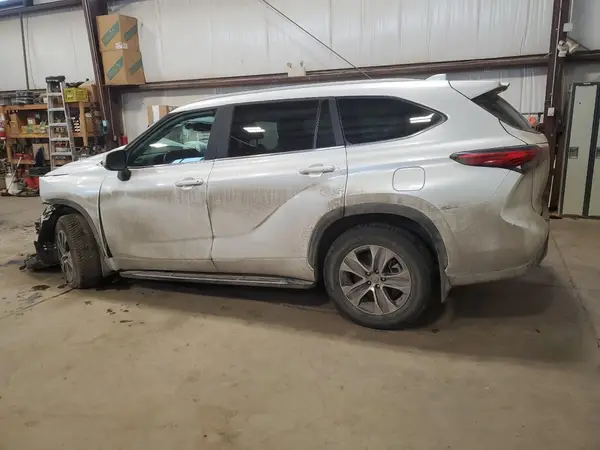 5TDKDRBH7PS527979 2023 TOYOTA HIGHLANDER - Image 2