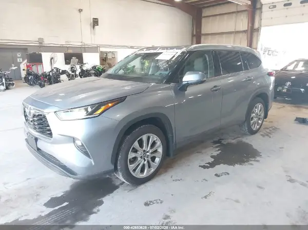5TDKDRBH7RS530416 2024 TOYOTA HIGHLANDER - Image 2