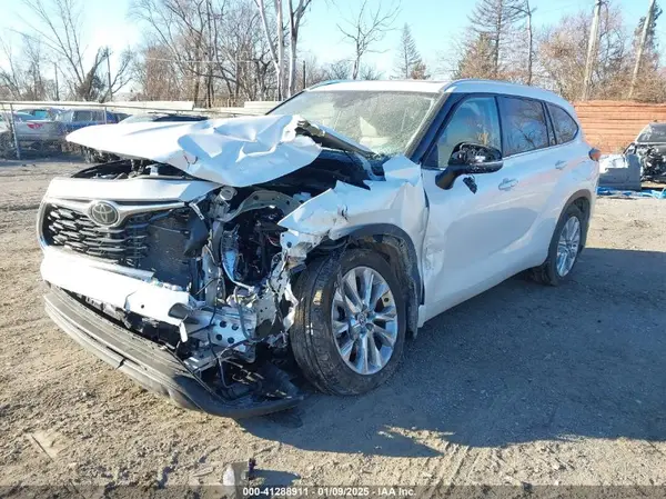 5TDKDRBH7RS545191 2024 TOYOTA HIGHLANDER - Image 2