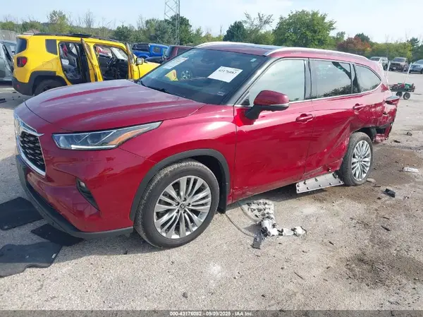 5TDKDRBH7RS551069 2024 TOYOTA HIGHLANDER - Image 2