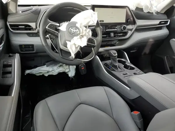 5TDKDRBH7RS564646 2024 TOYOTA HIGHLANDER - Image 8