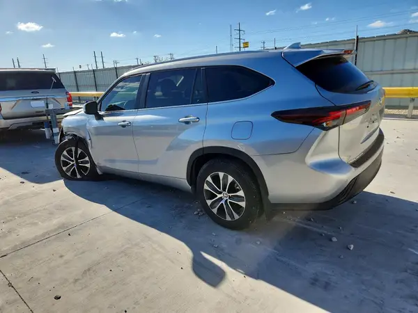 5TDKDRBH7RS566476 2024 TOYOTA HIGHLANDER - Image 2
