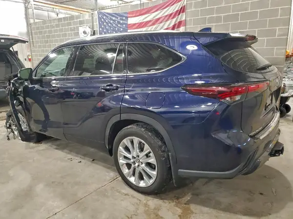 5TDKDRBH7RS568020 2024 TOYOTA HIGHLANDER - Image 2