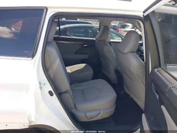5TDKDRBH7RS573119 2024 TOYOTA HIGHLANDER - Image 8