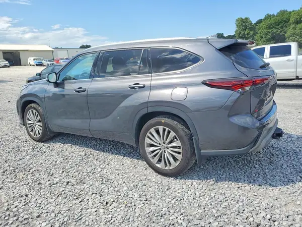 5TDKDRBH7RS573217 2024 TOYOTA HIGHLANDER - Image 2