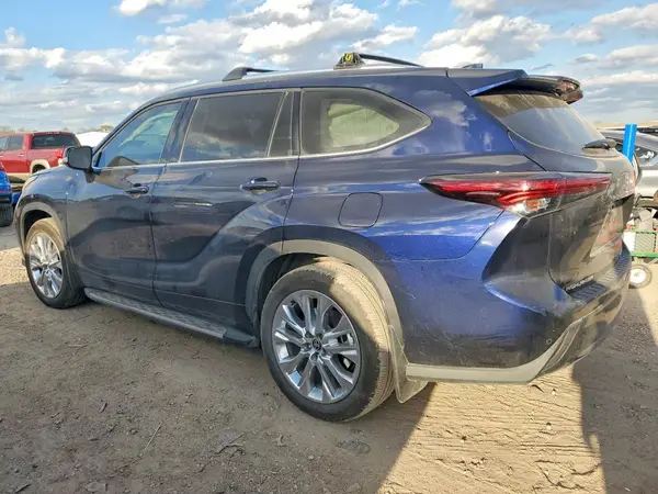 5TDKDRBH7SS588628 2025 TOYOTA HIGHLANDER - Image 2