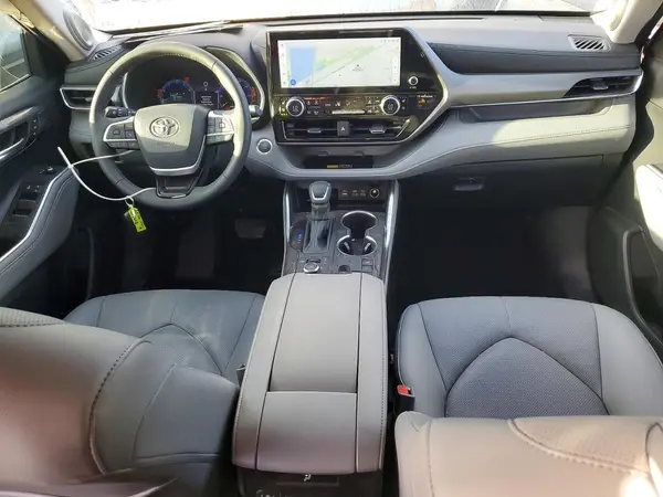 5TDKDRBH7SS588628 2025 TOYOTA HIGHLANDER - Image 8
