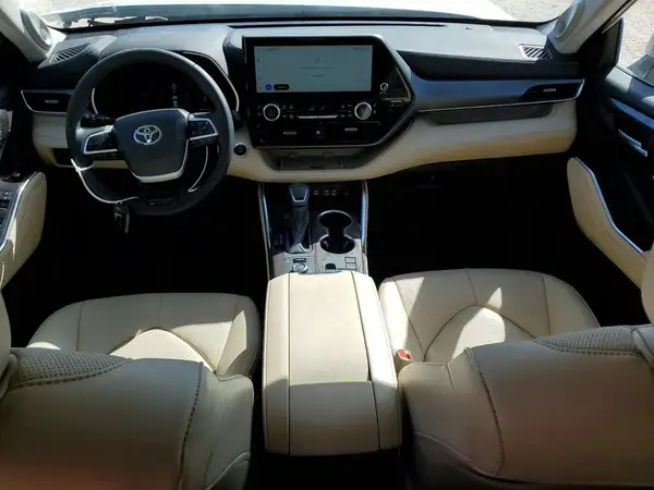 5TDKDRBH7SS588810 2025 TOYOTA HIGHLANDER - Image 8
