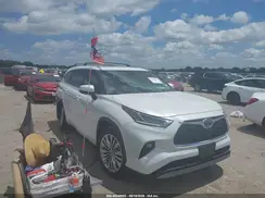 5TDKDRBH7SS593909 2025 TOYOTA HIGHLANDER