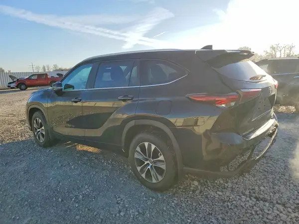 5TDKDRBH7TS605493 2026 TOYOTA HIGHLANDER - Image 2