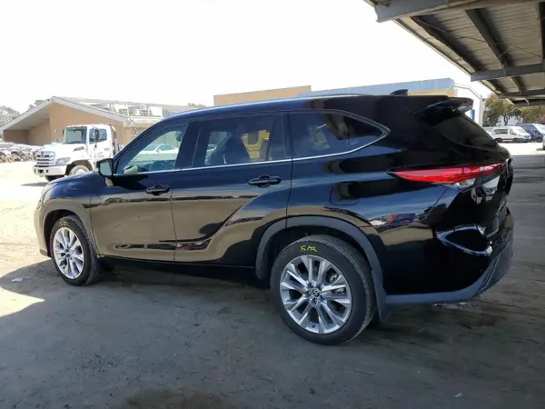 5TDKDRBH8PS000727 2023 TOYOTA HIGHLANDER - Image 2