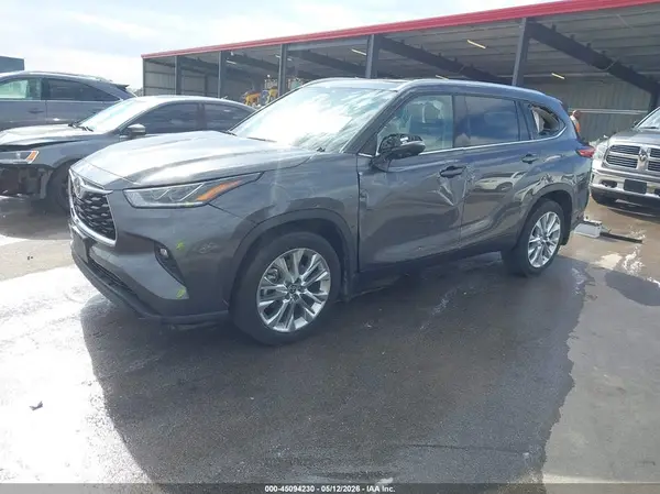 5TDKDRBH8PS002946 2023 TOYOTA HIGHLANDER - Image 2
