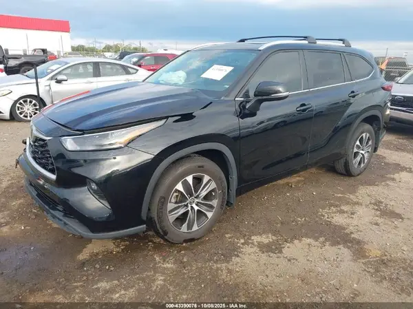 5TDKDRBH8PS004907 2023 TOYOTA HIGHLANDER - Image 2