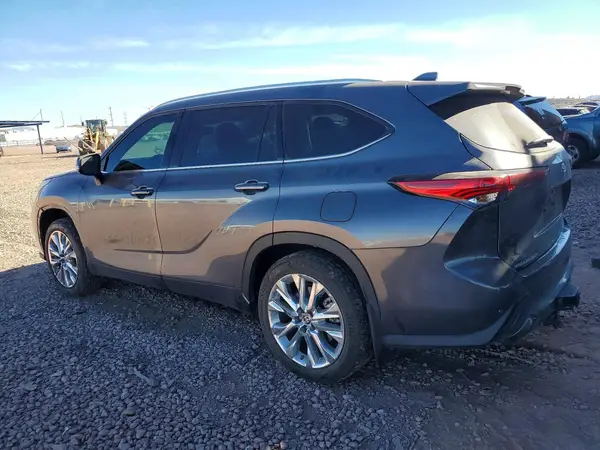 5TDKDRBH8PS009010 2023 TOYOTA HIGHLANDER - Image 2