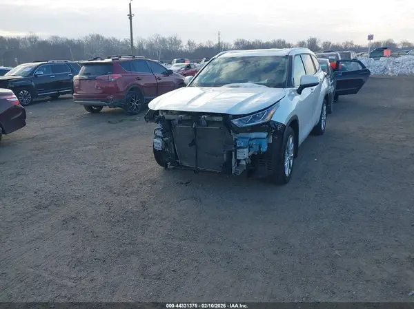 5TDKDRBH8PS012439 2023 TOYOTA HIGHLANDER - Image 2