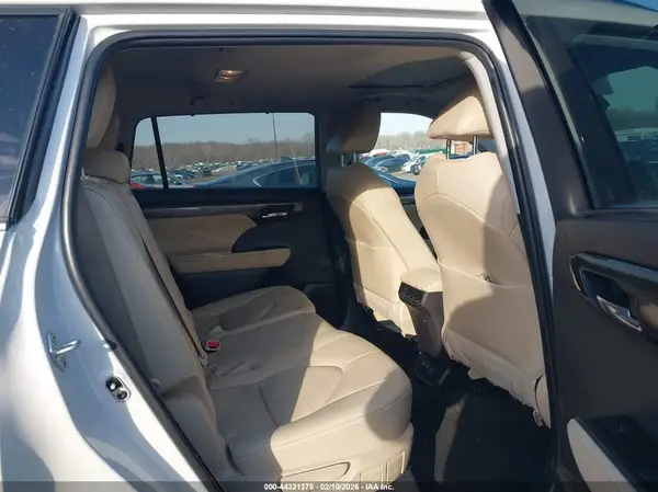 5TDKDRBH8PS012439 2023 TOYOTA HIGHLANDER - Image 8