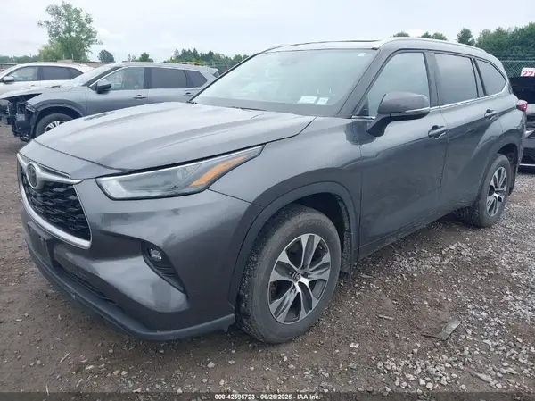 5TDKDRBH8PS012635 2023 TOYOTA HIGHLANDER - Image 2