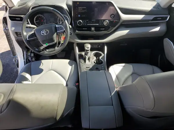 5TDKDRBH8PS013557 2023 TOYOTA HIGHLANDER - Image 8