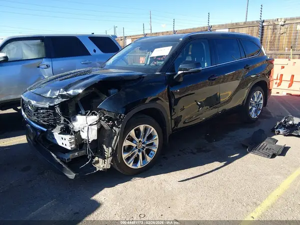 5TDKDRBH8PS016359 2023 TOYOTA HIGHLANDER - Image 2