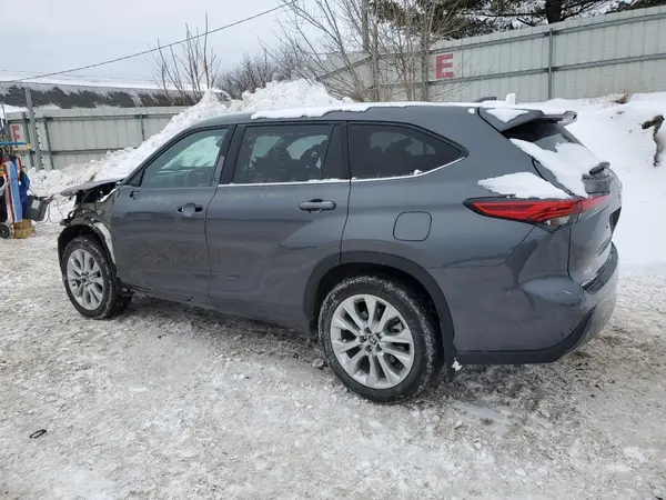 5TDKDRBH8PS017575 2023 TOYOTA HIGHLANDER - Image 2