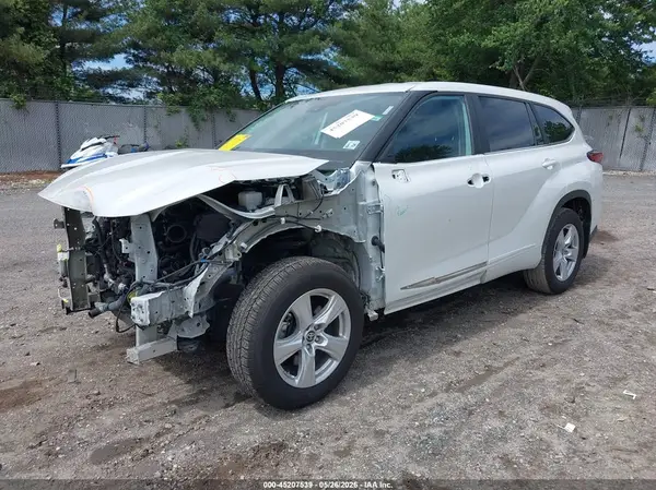 5TDKDRBH8PS029497 2023 TOYOTA HIGHLANDER - Image 2