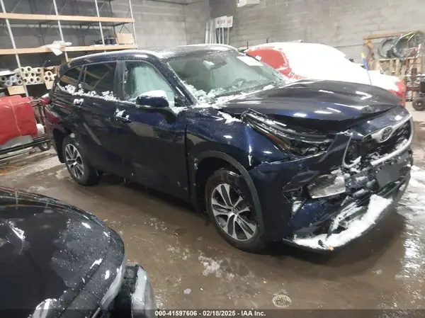 5TDKDRBH8PS030634 2023 TOYOTA HIGHLANDER - Image 1