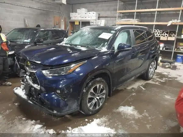 5TDKDRBH8PS030634 2023 TOYOTA HIGHLANDER - Image 2