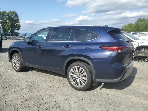 5TDKDRBH8PS038426 2023 TOYOTA HIGHLANDER - Image 2