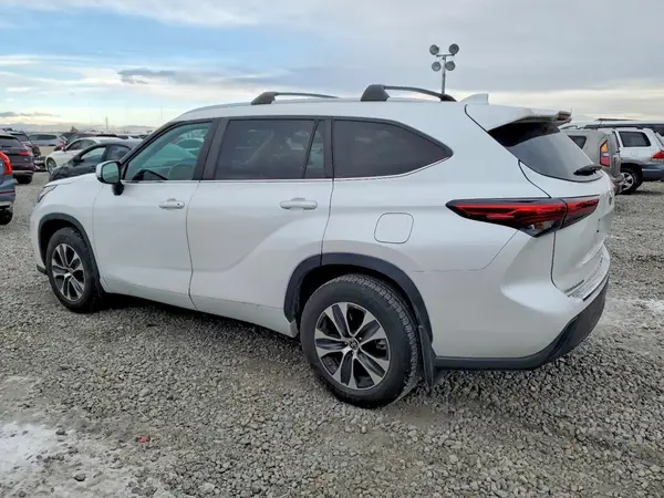 5TDKDRBH8PS042069 2023 TOYOTA HIGHLANDER - Image 2