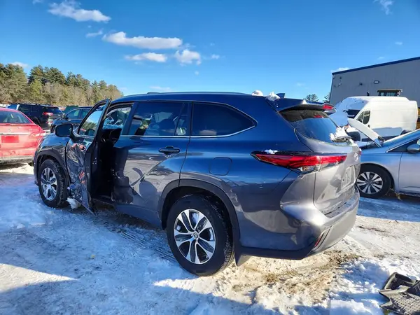 5TDKDRBH8PS042265 2023 TOYOTA HIGHLANDER - Image 2