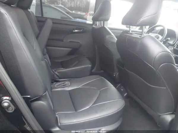 5TDKDRBH8PS043030 2023 TOYOTA HIGHLANDER - Image 8