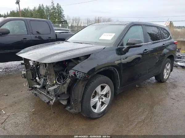 5TDKDRBH8PS043061 2023 TOYOTA HIGHLANDER - Image 2