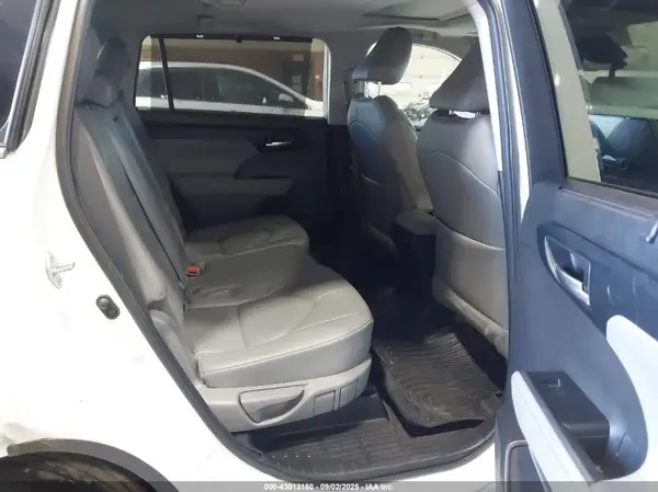 5TDKDRBH8PS043643 2023 TOYOTA HIGHLANDER - Image 8