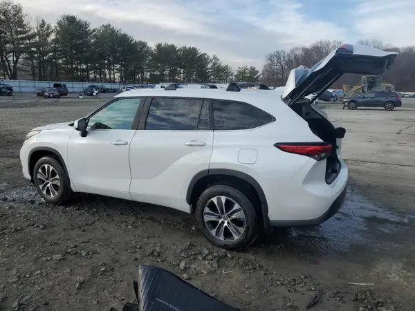 5TDKDRBH8PS043786 2023 TOYOTA HIGHLANDER - Image 2