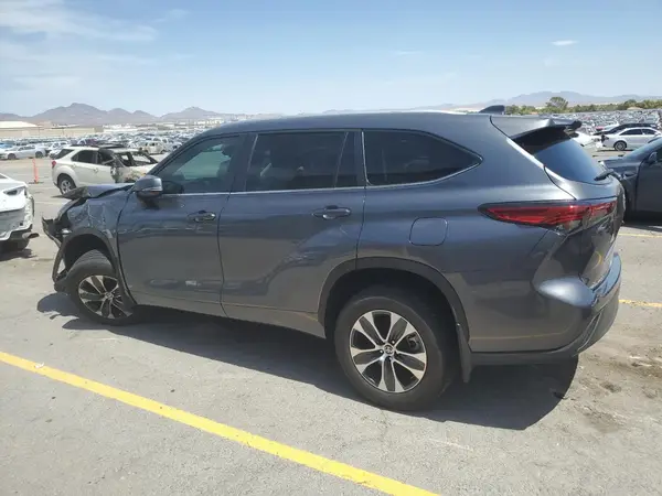 5TDKDRBH8PS046137 2023 TOYOTA HIGHLANDER - Image 2