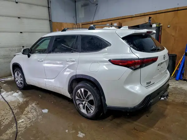 5TDKDRBH8PS502380 2023 TOYOTA HIGHLANDER - Image 2