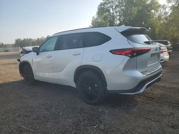 5TDKDRBH8PS504680 2023 TOYOTA HIGHLANDER - Image 2