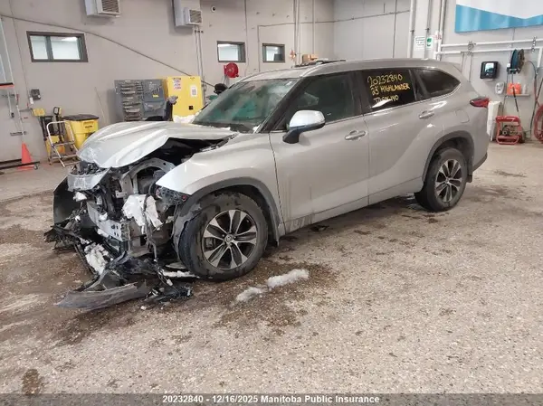 5TDKDRBH8PS506140 2023 TOYOTA HIGHLANDER - Image 2