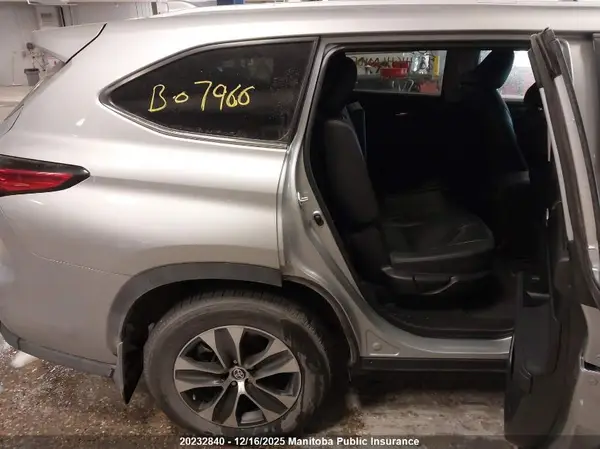 5TDKDRBH8PS506140 2023 TOYOTA HIGHLANDER - Image 8