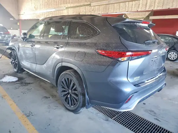 5TDKDRBH8PS507207 2023 TOYOTA HIGHLANDER - Image 2
