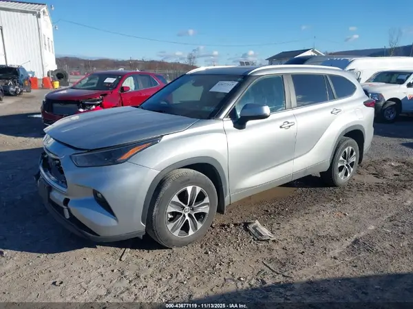 5TDKDRBH8PS509023 2023 TOYOTA HIGHLANDER - Image 2