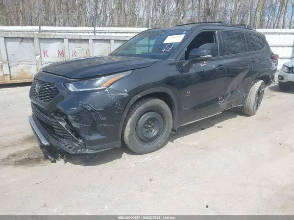 5TDKDRBH8PS510656 2023 TOYOTA HIGHLANDER - Image 2