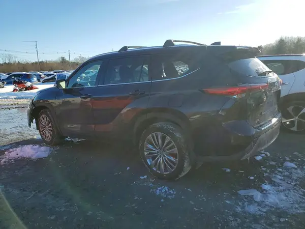 5TDKDRBH8PS512052 2023 TOYOTA HIGHLANDER - Image 2