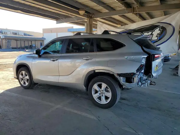 5TDKDRBH8PS515131 2023 TOYOTA HIGHLANDER - Image 2