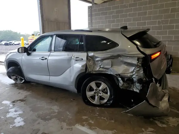 5TDKDRBH8PS521575 2023 TOYOTA HIGHLANDER - Image 2
